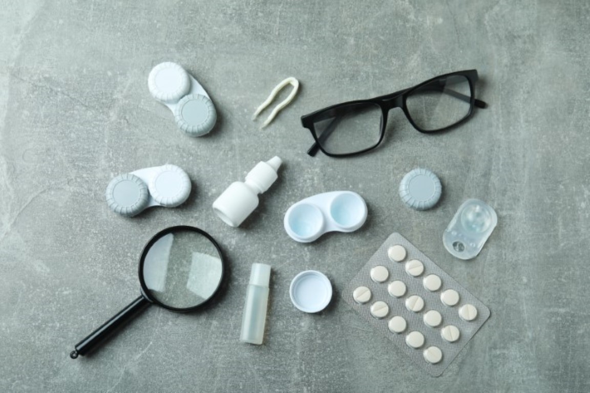 Benefits of Glasses and Contact Lenses
